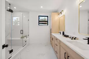 136 W 8th St, Boston, MA 02127 - Photo 19