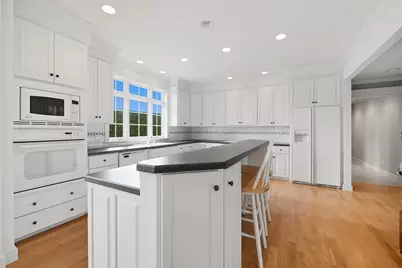 4 Sunrise Cir, South Hadley, MA 01075 - Photo 9