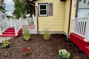 219 Clarendon Ave, Chicopee, MA 01013 - Photo 3