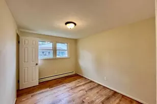 219 Clarendon Ave, Chicopee, MA 01013 - Photo 17