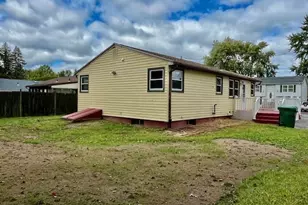 219 Clarendon Ave, Chicopee, MA 01013 - Photo 23