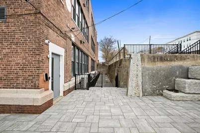 22 Waverly St, Worcester, MA 01604 - Photo 25