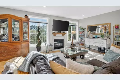 124 Tiffany St, Attleboro, MA 02703 - Photo 15