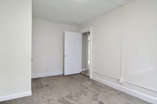 60 Howes St, Springfield, MA 01118 - Photo 17