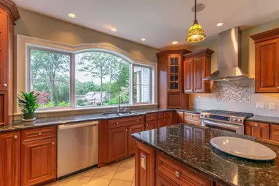 7 Western View Rd, Holyoke, MA 01040 - Photo 9