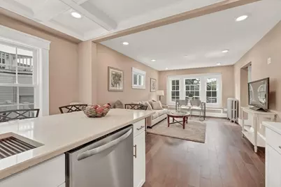 1540 Mystic Valley Pkwy #1, Medford, MA 02155 - Photo 3