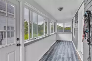 23 Dryden St, Worcester, MA 01605 - Photo 9