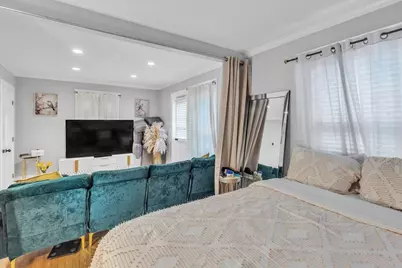 23 Dryden St, Worcester, MA 01605 - Photo 17