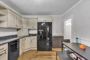 23 Dryden St, Worcester, MA 01605 - Photo 13