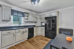 23 Dryden St, Worcester, MA 01605 - Photo 11