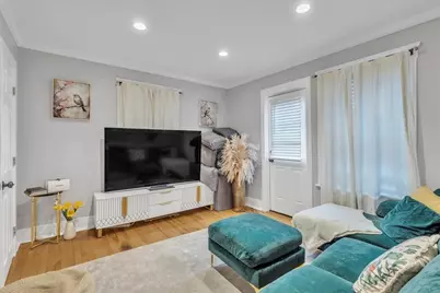 23 Dryden St, Worcester, MA 01605 - Photo 15