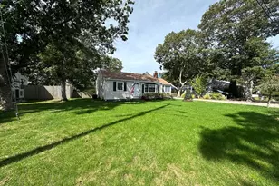 55 Pawkannawkut Dr, Yarmouth, MA 02664 - Photo 5