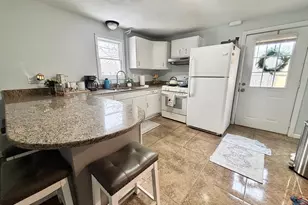 25 Union St, Leominster, MA 01453 - Photo 5