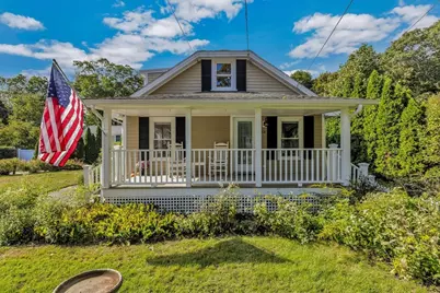 33 Oakwood Ave, Falmouth, MA 02540 - Photo 1