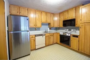 22 Hamilton Rd, Arlington, MA 02474 - Photo 5