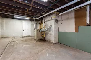 306 Paradise Rd, Swampscott, MA 01907 - Photo 29