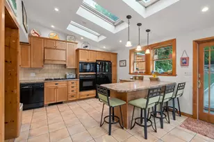 430 E 8th St, Boston, MA 02127 - Photo 5