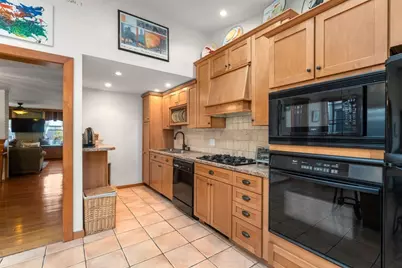 430 E 8th St, Boston, MA 02127 - Photo 7
