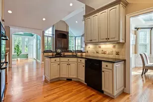 1 Carriage Hill Cir, Southborough, MA 01772 - Photo 9