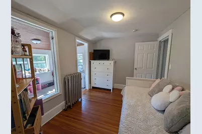 35 Carlton St, Springfield, MA 01108 - Photo 15