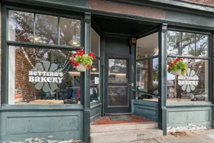 51 Pettee St, Newton, MA 02464 - Photo 17