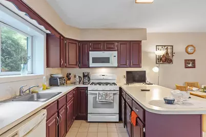 102 Captain Eames Cir #102, Ashland, MA 01721 - Photo 5