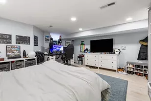 32 Cameron Ave, Cambridge, MA 02140 - Photo 35