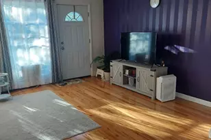 53 Farnum Dr, Holyoke, MA 01040 - Photo 5