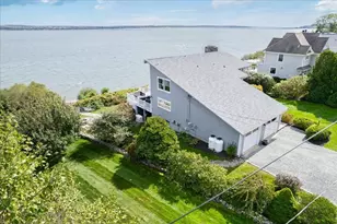 90 Macomber Ln, Portsmouth, RI 02871 - Photo 7