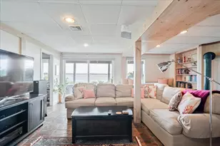 90 Macomber Ln, Portsmouth, RI 02871 - Photo 25