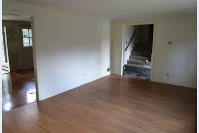 16 Munroe Ave, Reading, MA 01867 - Photo 3