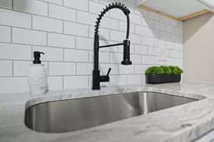 56 Marshall St, Springfield, MA 01109 - Photo 7