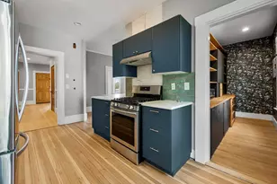 43 Robinson St, Boston, MA 02122 - Photo 5