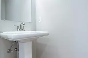 579 Summit St, Fall River, MA 02724 - Photo 7