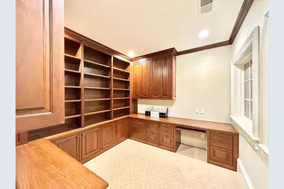 458 Heath St, Brookline, MA 02467 - Photo 17