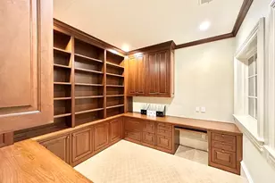 458 Heath St, Brookline, MA 02467 - Photo 17