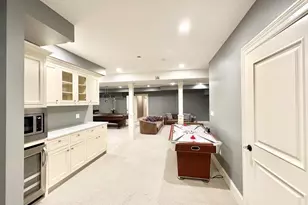 458 Heath St, Brookline, MA 02467 - Photo 33