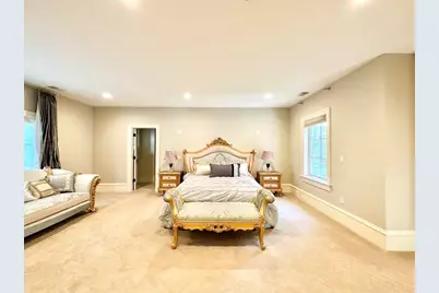 458 Heath St, Brookline, MA 02467 - Photo 15