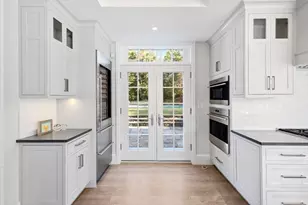 10R Martins Ln, Hingham, MA 02043 - Photo 9