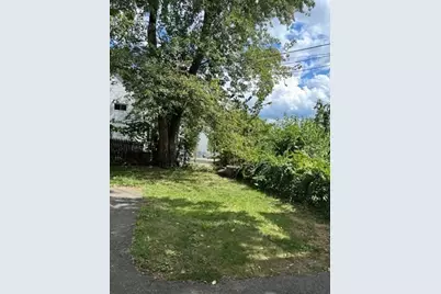 36-38 Greenacre Sq #3, Springfield, MA 01105 - Photo 15