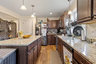 156 Bayberry Cir, Winchendon, MA 01475 - Photo 5