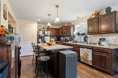 156 Bayberry Cir, Winchendon, MA 01475 - Photo 3