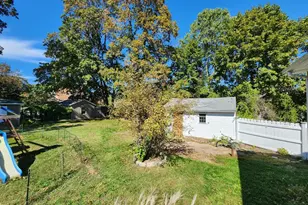 17 Davis St, Taunton, MA 02780 - Photo 9