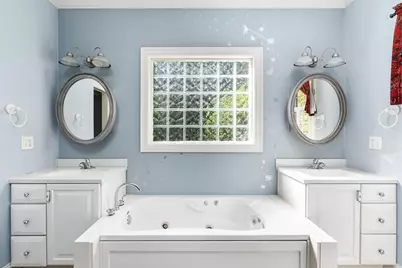 10 Golden Cir, Southampton, MA 01073 - Photo 15