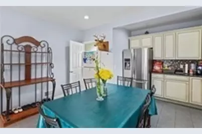 81 5th Ave #1, Lowell, MA 01854 - Photo 3