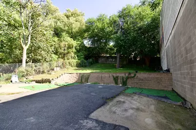 425 Taylor St #2, Springfield, MA 01105 - Photo 3