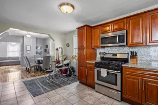 85 B St, Lowell, MA 01851 - Photo 11