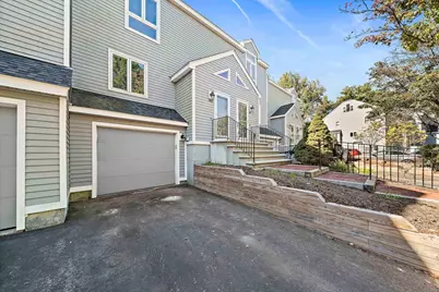 849 Boston Post Rd, E #10D, Marlborough, MA 01752 - Photo 1