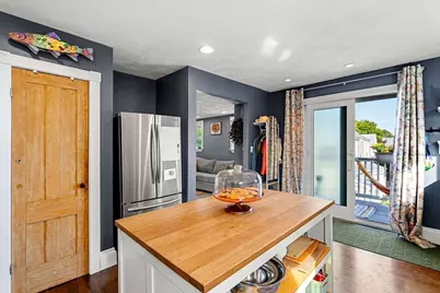 189 Burrill #2, Swampscott, MA 01907 - Photo 3