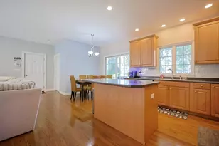 53 Russell St, Marlborough, MA 01752 - Photo 9